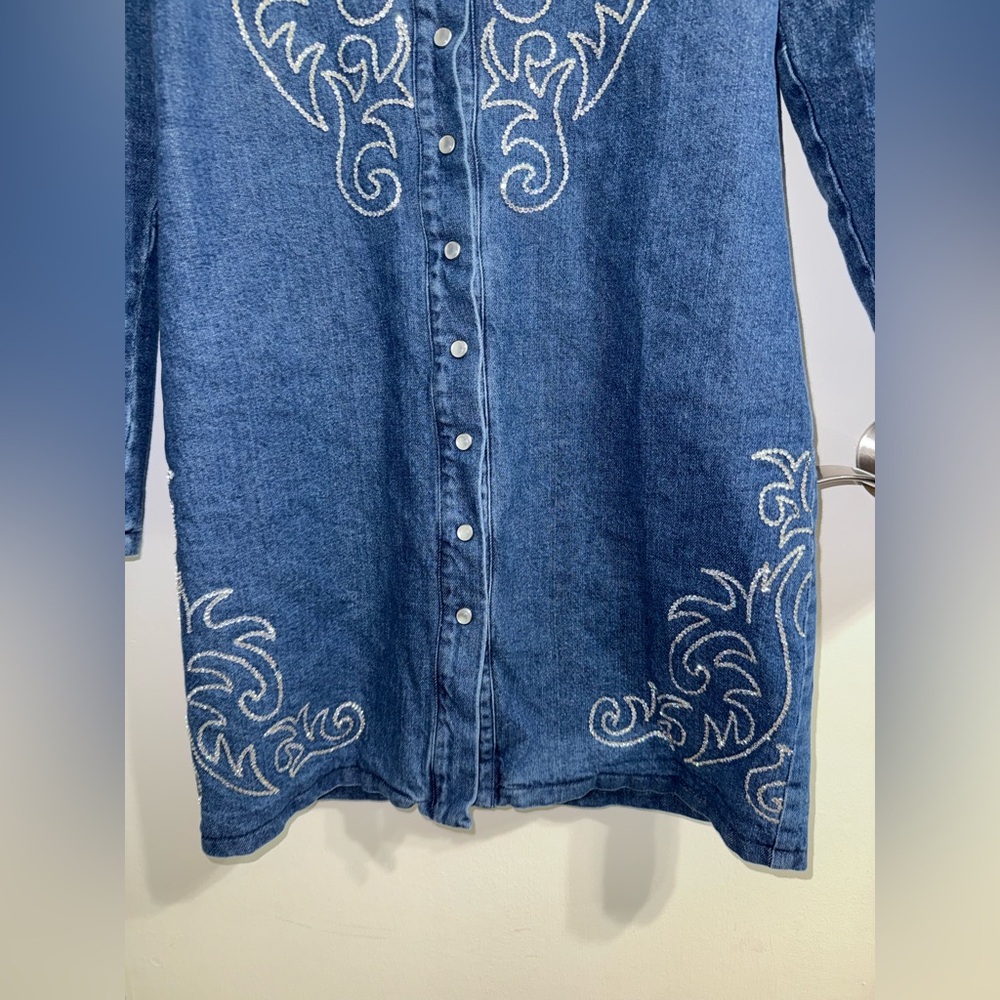 Avec Les Filles Women's Portrait Neck Snap Front Embroidered Dress Size 4 - Picture 9 of 13